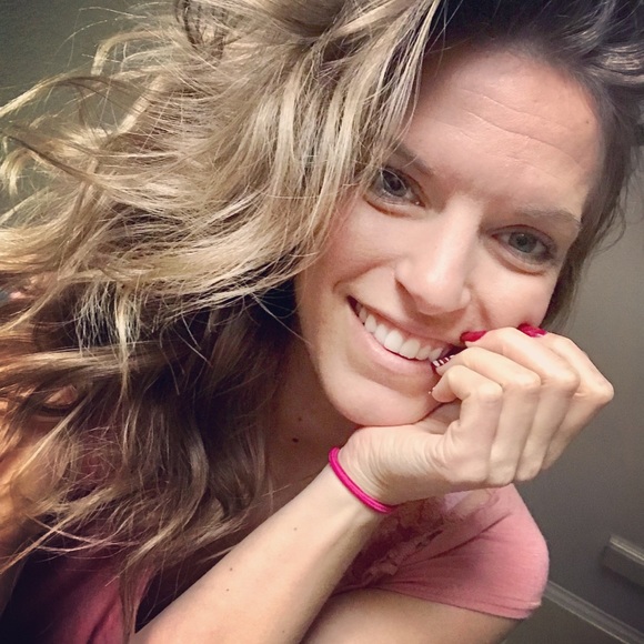 Meet your Posher, Kayla - Picture 1 of 1